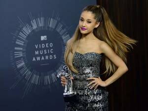 Ariana Grande Tits Porn - Ariana Grande 'storms out of photoshoot after handing list of demands to  photographers and media' - Mirror Online