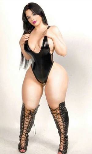 fat legs tits - I am a Black Dude in ATL that luvs thick, sexy, ass