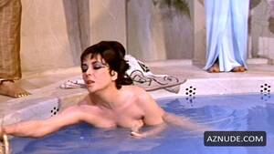 Elizabeth Taylor - ELIZABETH TAYLOR Nude - AZnude