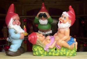 Gnome Dildo Porn - ... porno gnomes!! http://hoffmania.bl...ot.com/x-gnomes.jpg [xandram, Feb  20 2009] gnomesville http://nantucket.net/ or is the place where they make  nan ...