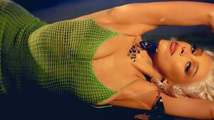 Drunk Girl Passed Out And Fucked - Doja Cat on 'Planet Her,' 'Mooo!,' Tour, Dr. Luke, and More