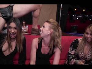 Dancing Bear Suck - Free Dancing Bear Porn Videos (810) - Tubesafari.com