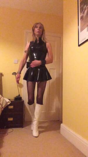 crossdresser in latex boots - Latex crossdresser going clubbing - ThisVid.com