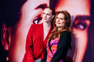 Carrie Underwood Monster Porn - Suddenly Susan (TV Series 1996â€“2000) - News - IMDb