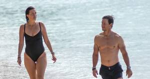 candid beach nudes - Stars wearing bikinis, swimsuits - celebrity beach bodies 2022 | Gallery |  Wonderwall.com