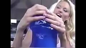 Biggest Dildo In Porn - biggest dildo' Search - XNXX.COM