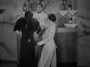 1920s Vintage Porn Threesome - Vintage Porn 1920s FFM Threesome Nudist Bar : XXXBunker.com Porn Tube