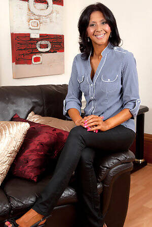 cute black milf slut - Black Pictures - Women In Years. Hot mature and older women porn.