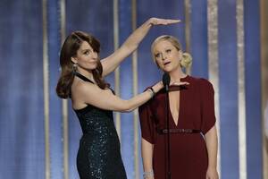 Amy Poehler Celebrity Porn - Tina Fey and Amy Poehler at Golden Globes 2013 | POPSUGAR Love & Sex