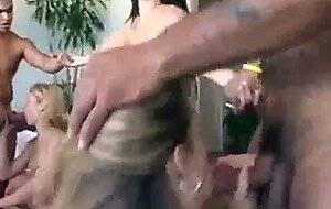 bisexual brazilian orgy - Brazilian bisexual orgy - SEXTVX.COM