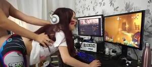 Gamer Sex - Influencer gamer creampie sex gaming - ThisVid.com
