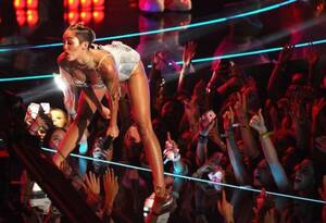Blowjob First Her Miley Cyrus - Miley Cyrus the entertainer shouldn't be dismissed â€“ The Denver Post