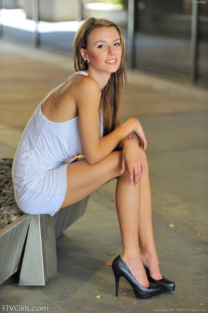 famous flashing nude - 