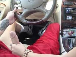 Im Auto Blasen - Auto Blowjob kostenlose Porno Videos & Filme - PORNOHAMMER