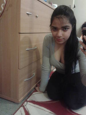 Nerdy Indian Porn - Cute young and nerdy indian ex girlfriend self nude pics