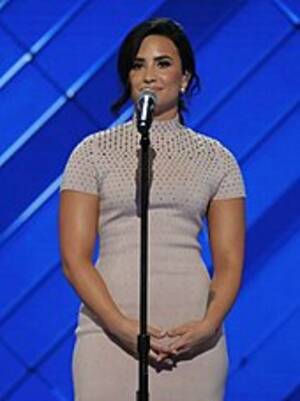 Dildo Lesbian Scissoring With Demi Lovato - Demi Lovato - Wikipedia