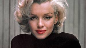 Marilyn Monroe Shemale Porn - Marilyn Monroe is found dead | August 5, 1962 | HISTORY