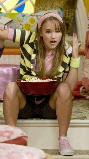 Hannah Montana - Sexy upskirt pics hannah montana . New porn. Comments: 5