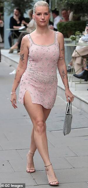 Kate Moss Porn - As the Moss sisters' row over making money on OnlyFans, face tattoos and  setting up an agency for soft porn models, ALISON BOSHOFF reveals the  family summit that's left Kate and Lottie