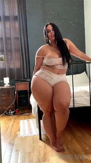 huge butt bbw - Watch KS shows her huge butt - Bbw, Solo, Ssbbw Porn - SpankBang