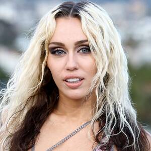 carrie underwood upskirt miley cyrus - Miley Cyrus Has Epic Abs & Legs In A Bra Top And Fishnets On IG