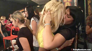 Groping Party Porn - Public Groping Party, Voyeurismo Lesbian Public - Videosection.com