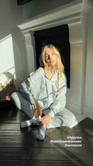 Maddie Ziegler Fucking - Maddie Ziegler Leggings of the Day