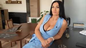 Hottest Mom Porn - Videos con modelo Hot Mommy