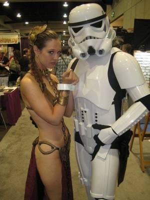 Big Tits At Cosplay Convention - Cosplay: Trooper and Slave leia