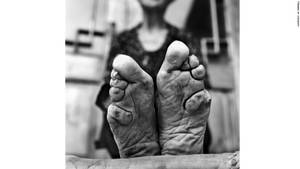 china feet - Jo Farrell is a Hong Kong-based photographer who focuses on female  traditions that are