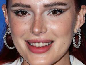 Bella Thorne Porn Caption Hypnotized - Bella Thorne Before and After: From 2008 to 2021 - The Skincare Edit