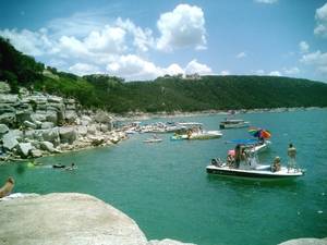 hippie hollow nudist beach - disturbing people here that are nude and shouldn't be.pretty park and lake!