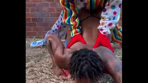black porno clown - Gibby The Clown fucks ebony in a barn - XVIDEOS.COM
