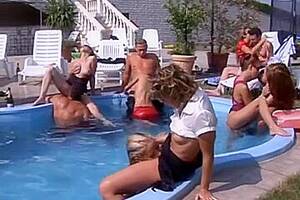 drunk group porn pool - Swimming Pool Sex Party! - Upornia.com