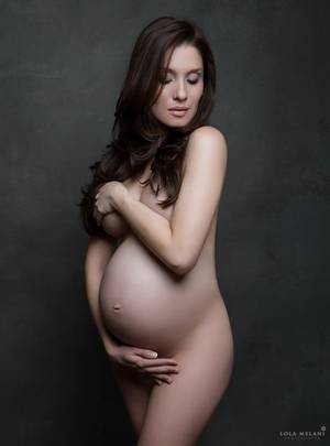 fine art nudes pregnant - Fine-art nude maternity photography, artistic pregnancy portraits in NYC,  NY and NJ, timeless maternity and newborn photography by Lola Melani