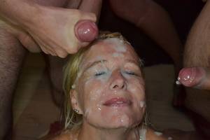 chuckold porn swinger party - Wife facial on swingers party
