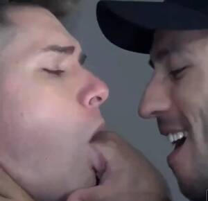 deepthroat finger - Throat Fingering Before Deepthroat - ThisVid.com