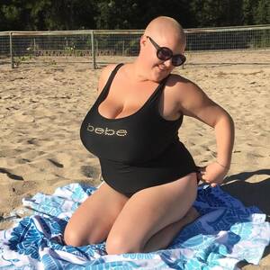 bald chubby nude - fat | Haircut, headshave and bald fetish blog | Page 2