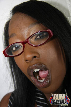 Cum On Ebony Glasses - Nerdy ebony Taylor Starr gets her face and glasses covered in cum - PornPics