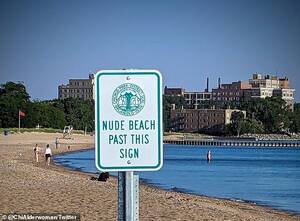 beach hunters nude - Bare-faced lie! Prankster erects fake NUDIST sign on popular non-naked  Chicago beach - as officials warn clothing IS still required on the sand |  Daily Mail Online