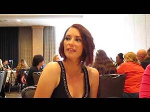 Chyler Leigh Supergirl Porn - Melissa Benoist