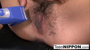 asian shaving vagina - Asian gets her hairy pussy shaved - XVIDEOS.COM