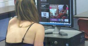 Girl At Computer Watching Porn - Proof from a university computer lab that girls watch porn : r/funny