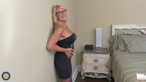 Bianca Mature Porn - Mature Bianca J. shows off her body and satisfies herself | Any Porn