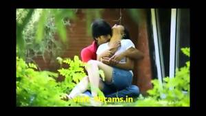 college voyeur sex - Desi Al Aire Libre Voyeur Sexo Video Chica Universitaria Con Amante -  EPORNER