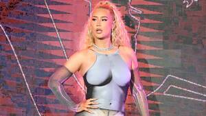 2016 Iggy Azalea Nude - Iggy Azalea Joins OnlyFans, Launches 'Hotter Than Hell' Project