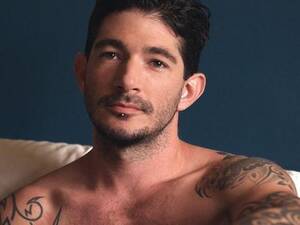 Johnny Hazzard Porn - Johnny Hazzard On Being a Dramatic Actor, a Tour Guide, and Single