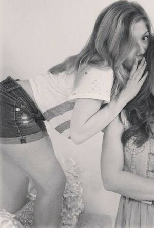 Hot Lesbian Jennette Mccurdy Porn - Pin on Celebridades