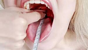 Huge Mouth Porn - Biggest Mouth Porn Videos (1) - FAPSTER