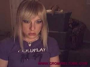 mallory shemale jerking off - 